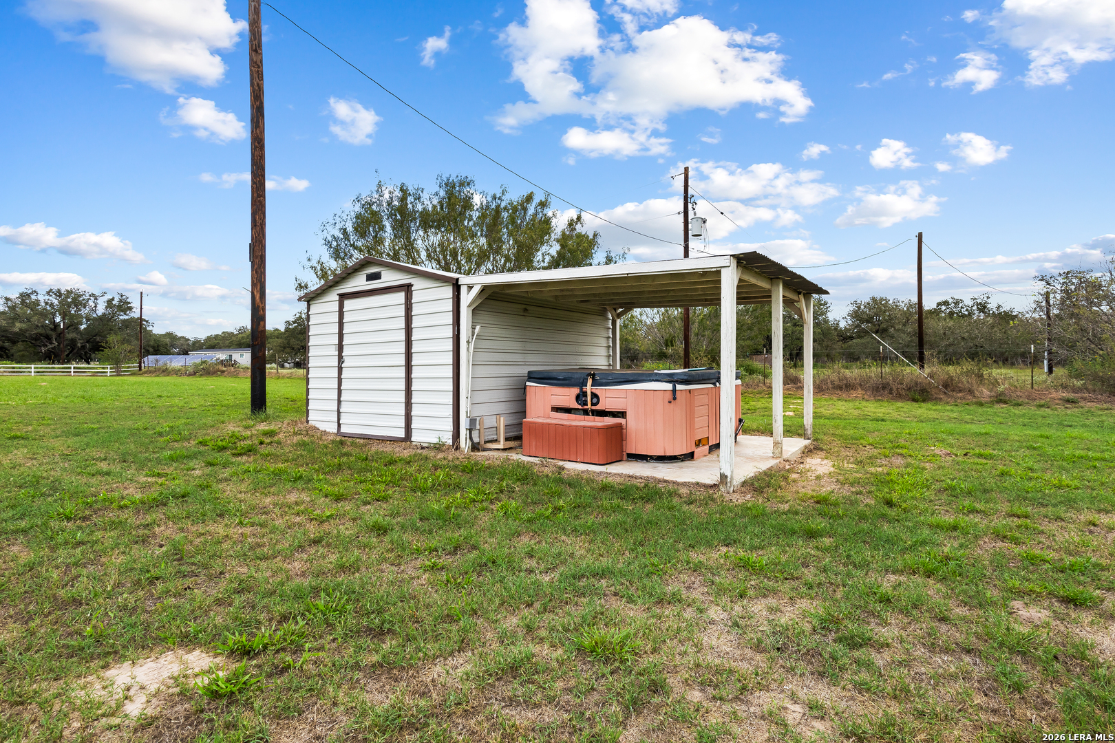 4320 County Road 331, Floresville, TX 78114