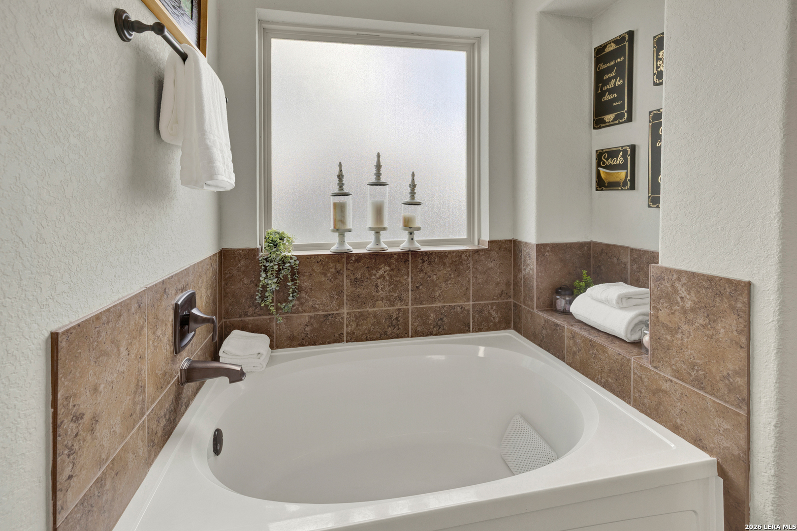 2035 PECAN BND, New Braunfels, TX 78130