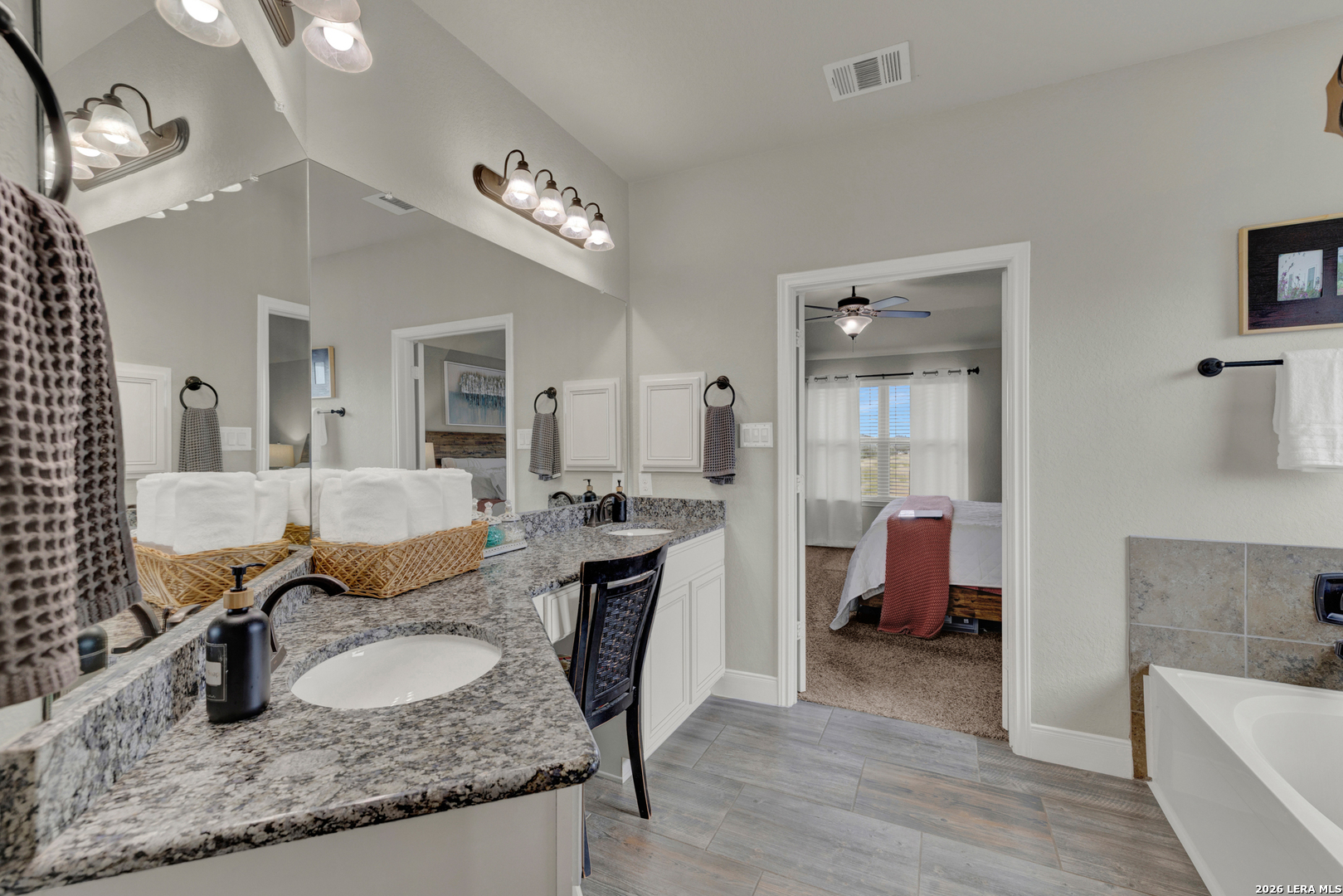 2035 PECAN BND, New Braunfels, TX 78130