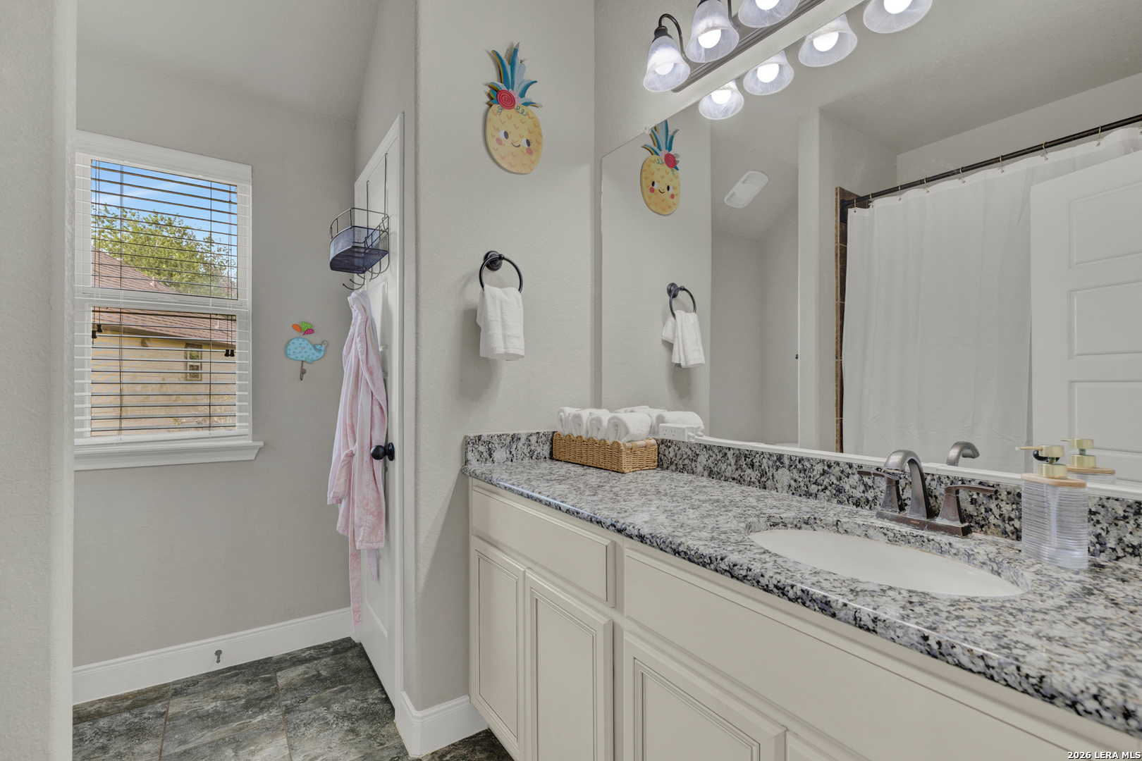 2035 PECAN BND, New Braunfels, TX 78130