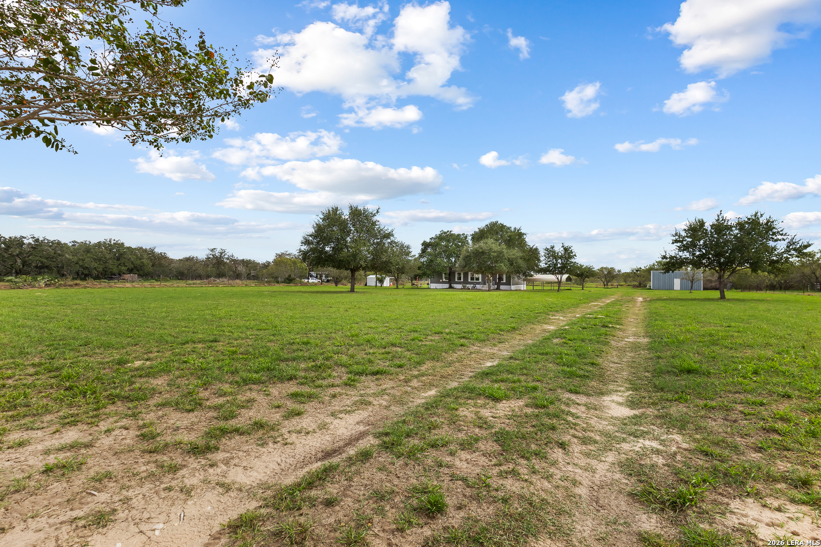 4320 County Road 331, Floresville, TX 78114