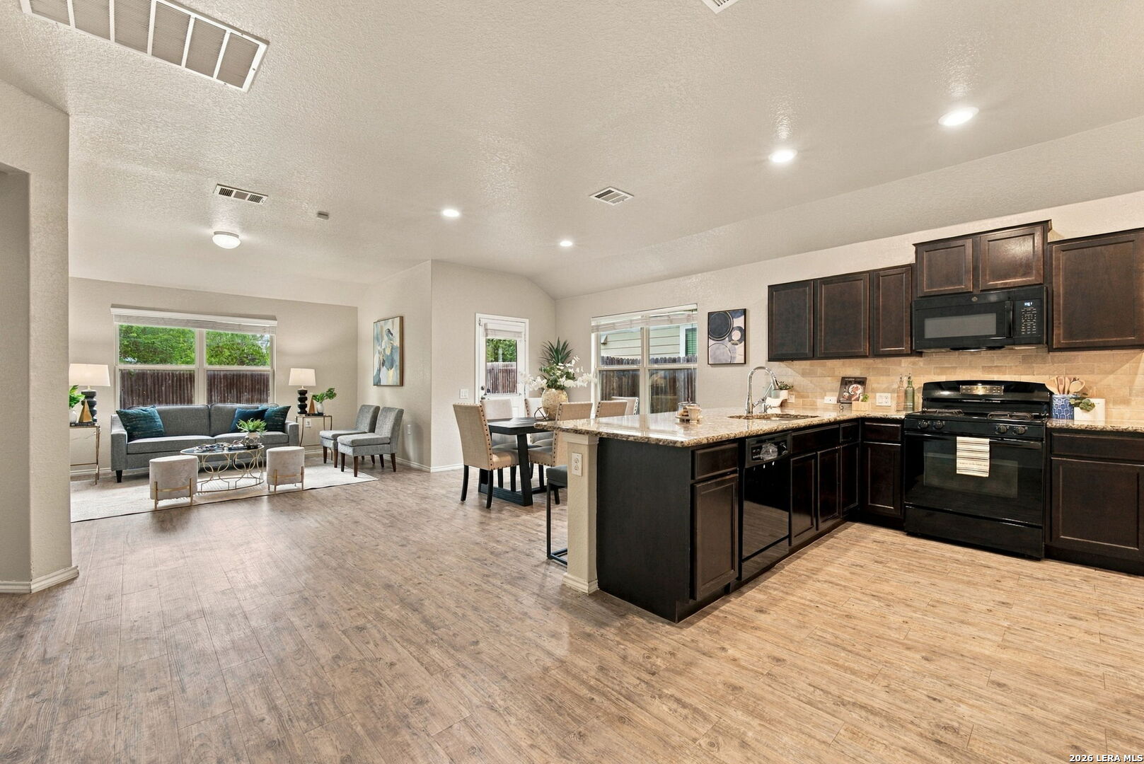 5915 Bridle Bnd, San Antonio, TX 78218