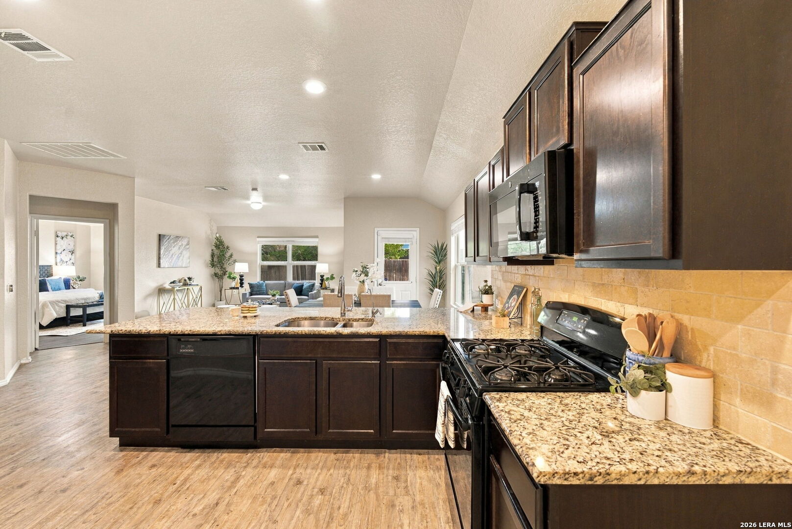 5915 Bridle Bnd, San Antonio, TX 78218