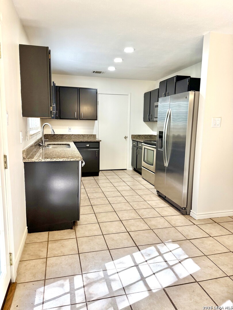 7806 GREEN BLF, San Antonio, TX 78240