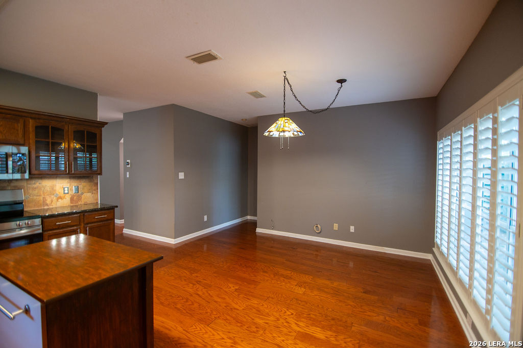 6126 SPRING VLY, San Antonio, TX 78247