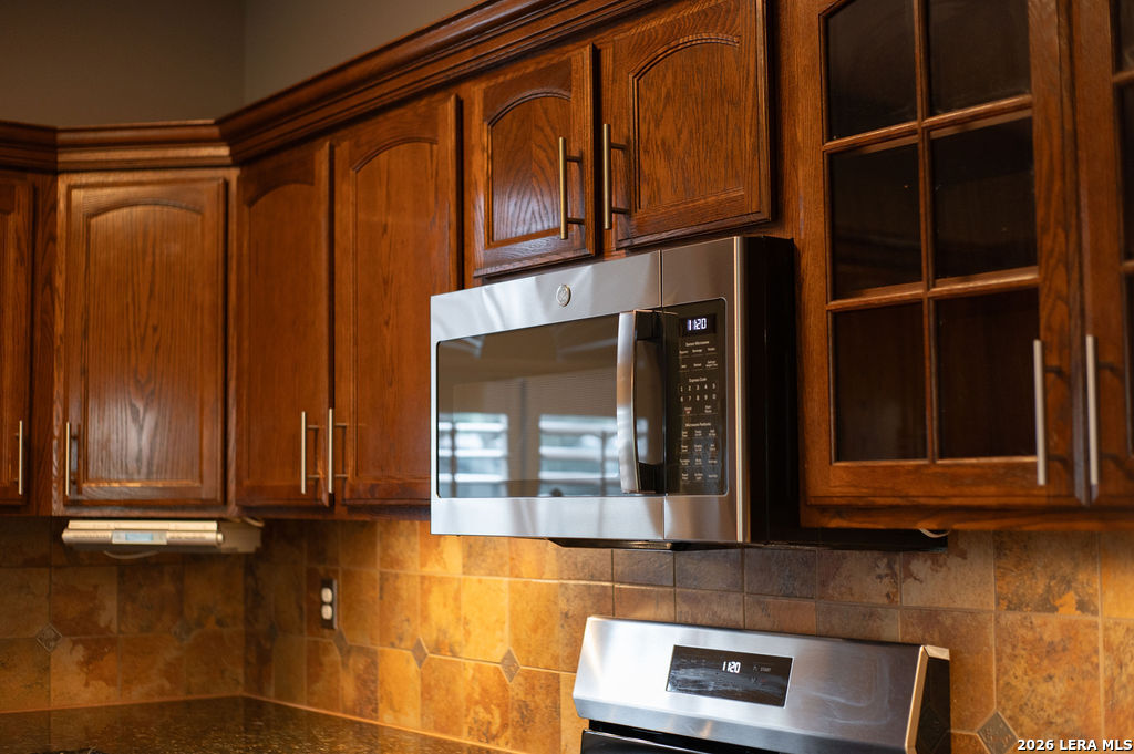 6126 SPRING VLY, San Antonio, TX 78247