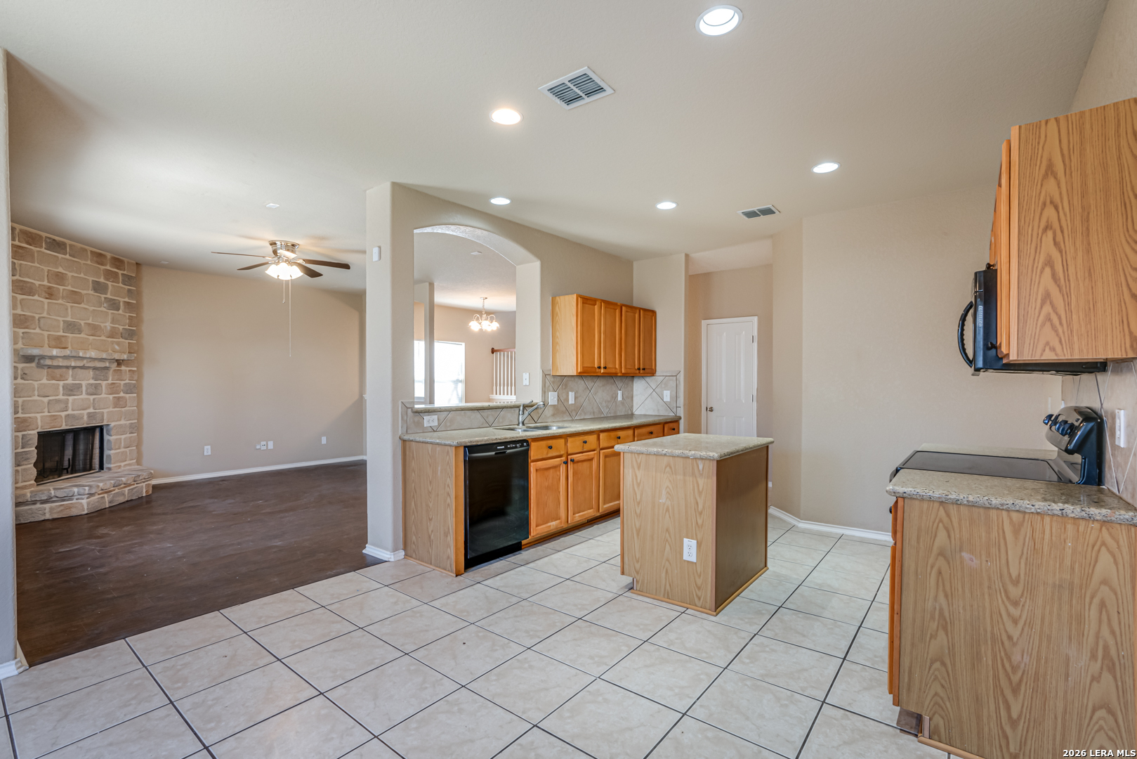 3414 ARANDA FLDS, Converse, TX 78109