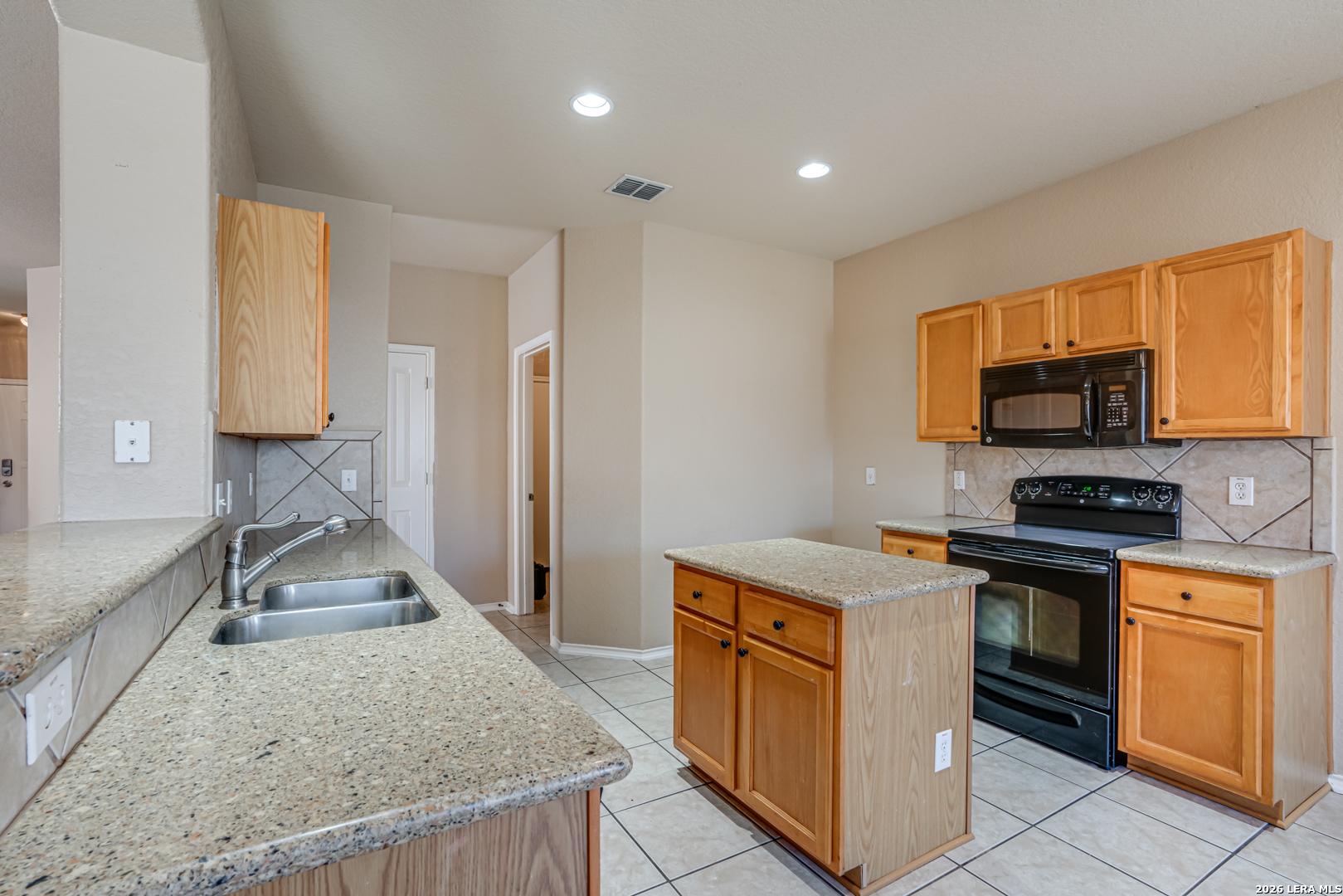 3414 ARANDA FLDS, Converse, TX 78109