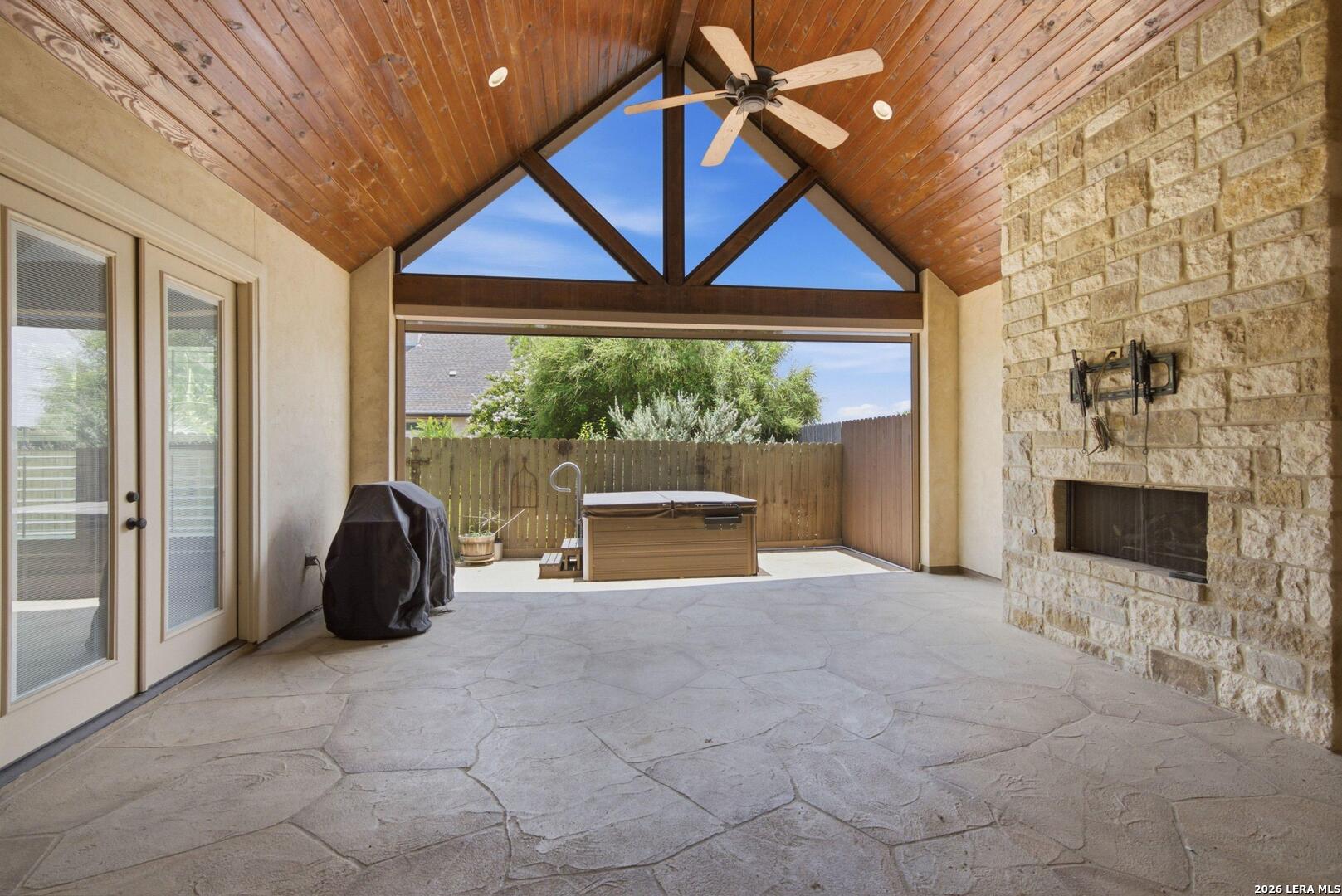 1329 RIVER PLACE DR, New Braunfels, TX 78130