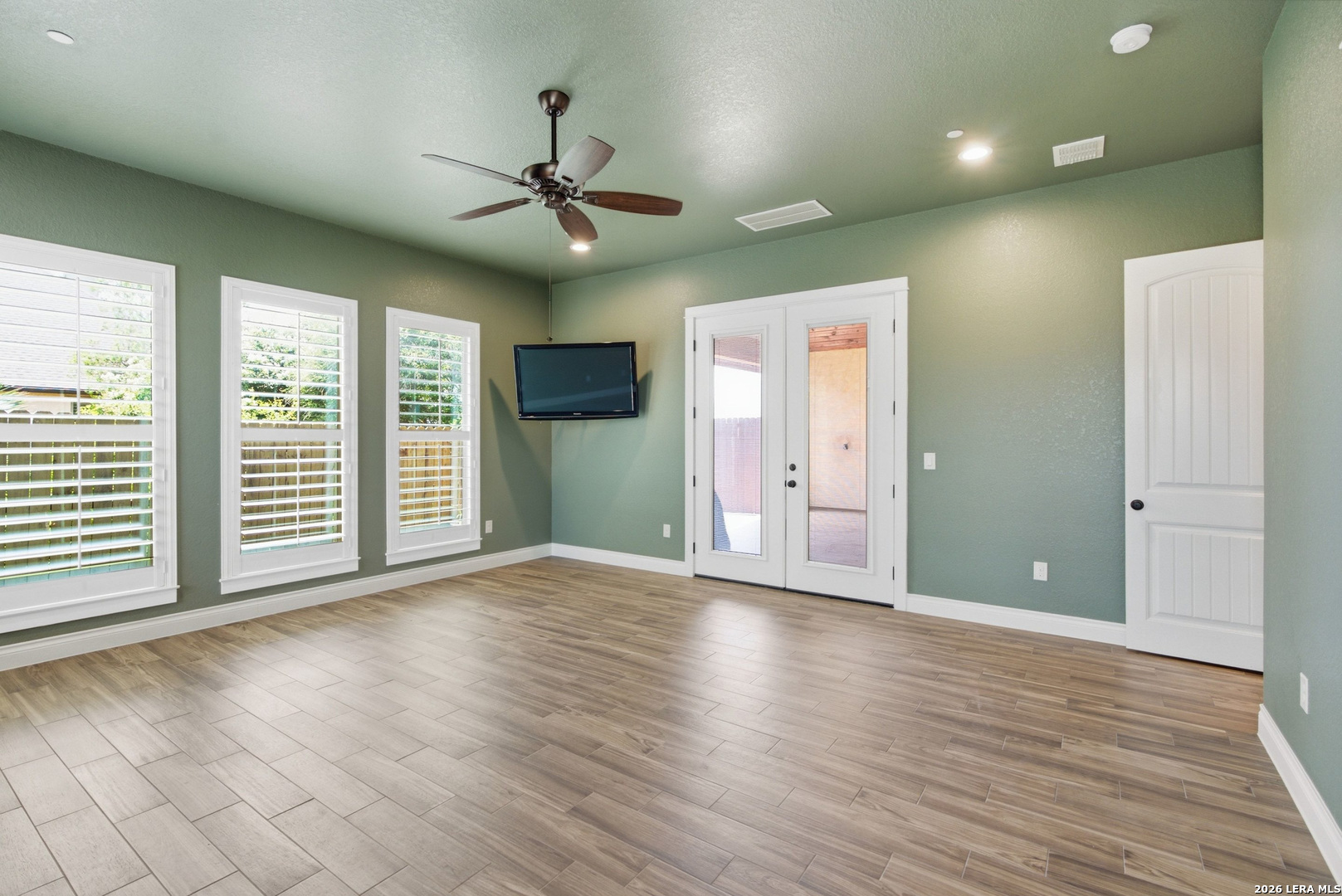 1329 RIVER PLACE DR, New Braunfels, TX 78130