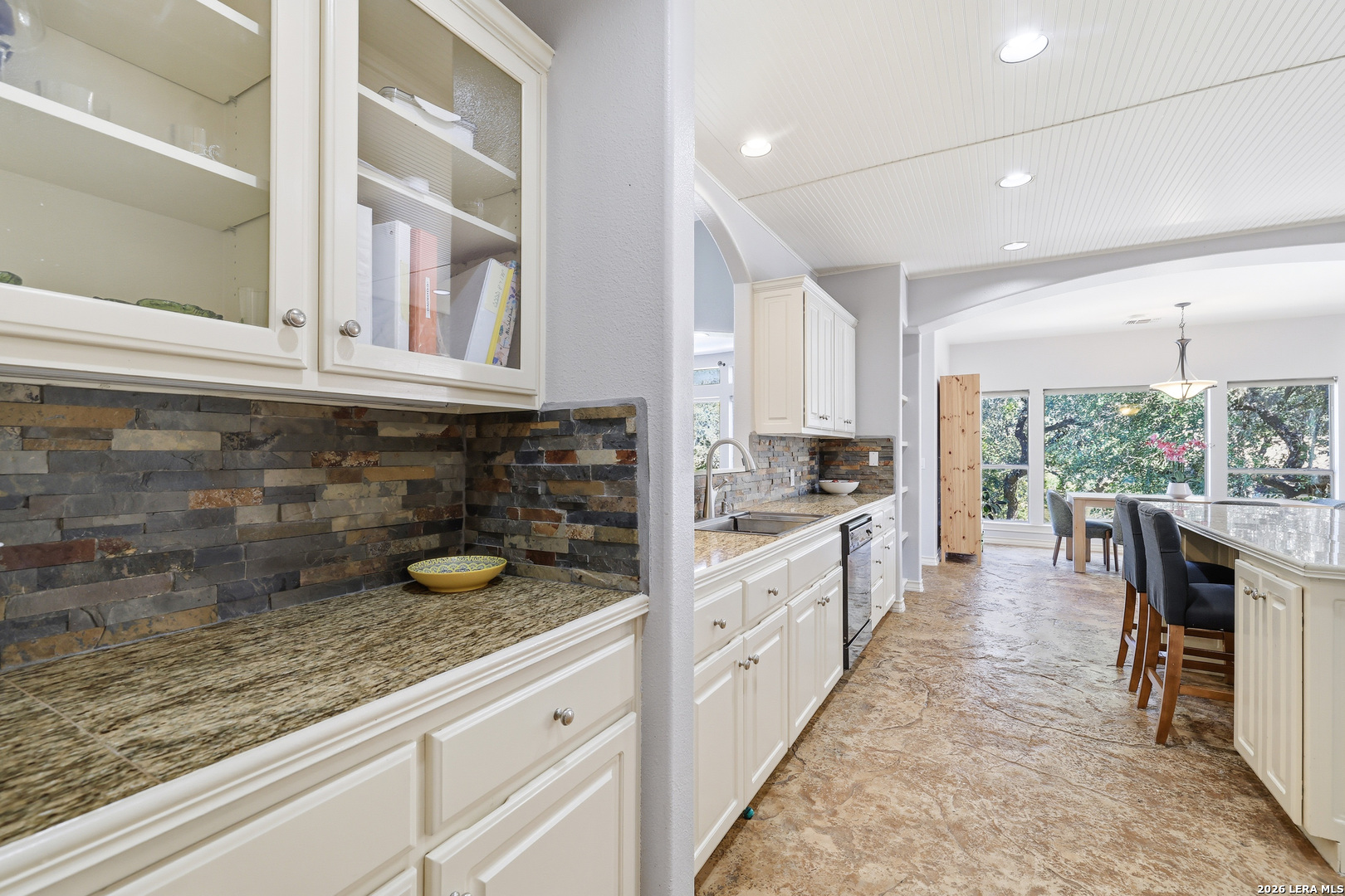 15610 Chinquapin, Helotes, TX 78023