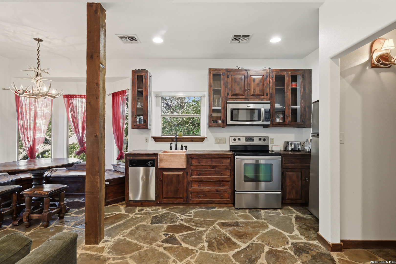 15610 Chinquapin, Helotes, TX 78023