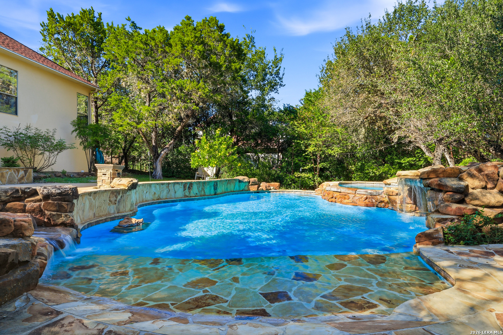 15610 Chinquapin, Helotes, TX 78023