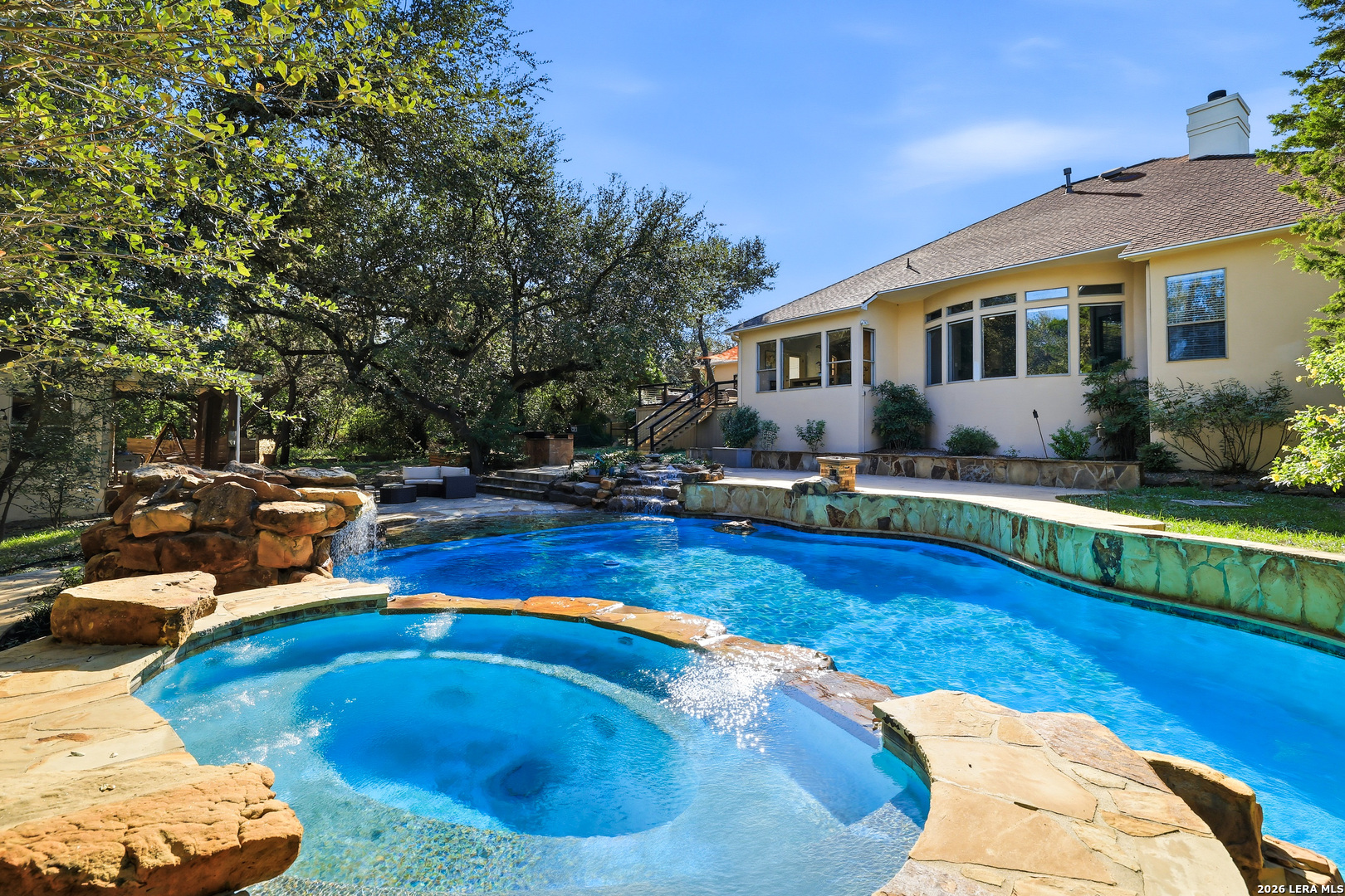 15610 Chinquapin, Helotes, TX 78023