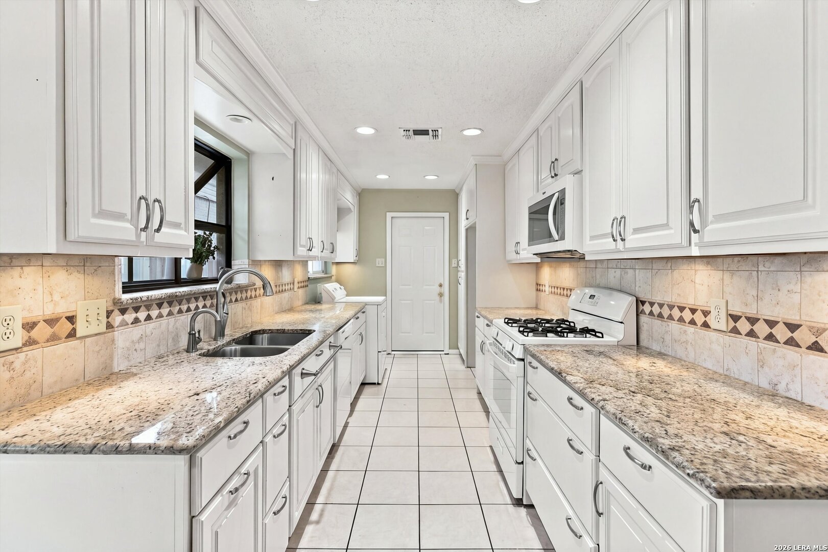 2046 Adobe Trail, San Antonio, TX 78232