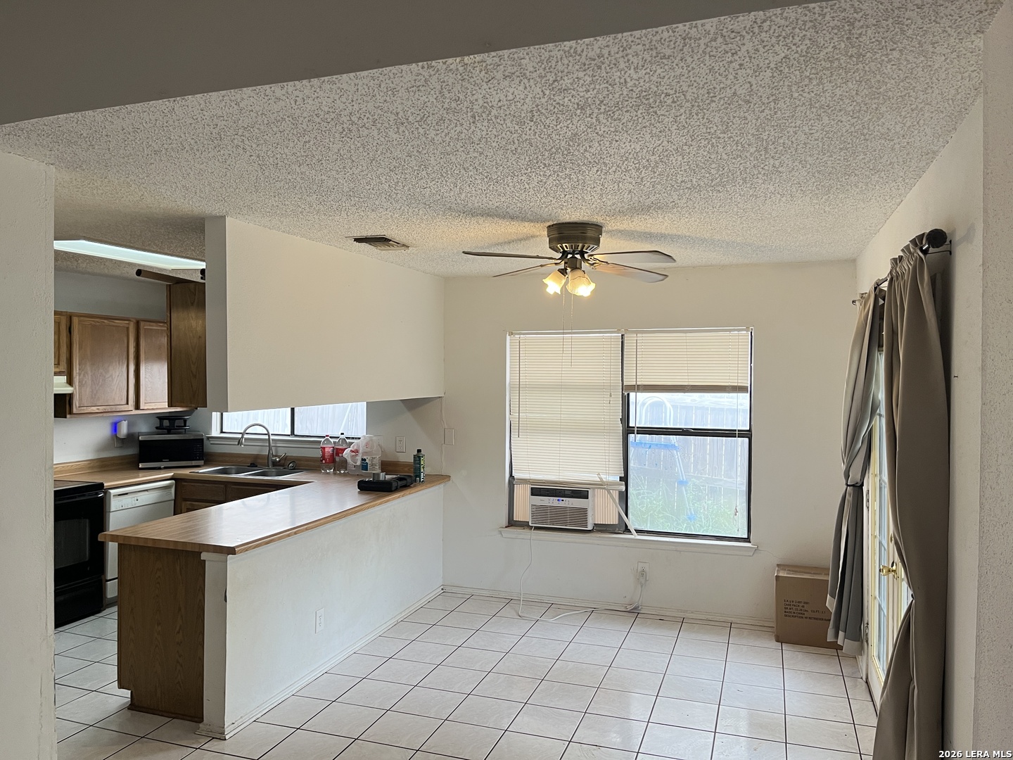 7102 Fallen Trail Dr, San Antonio, TX 78244