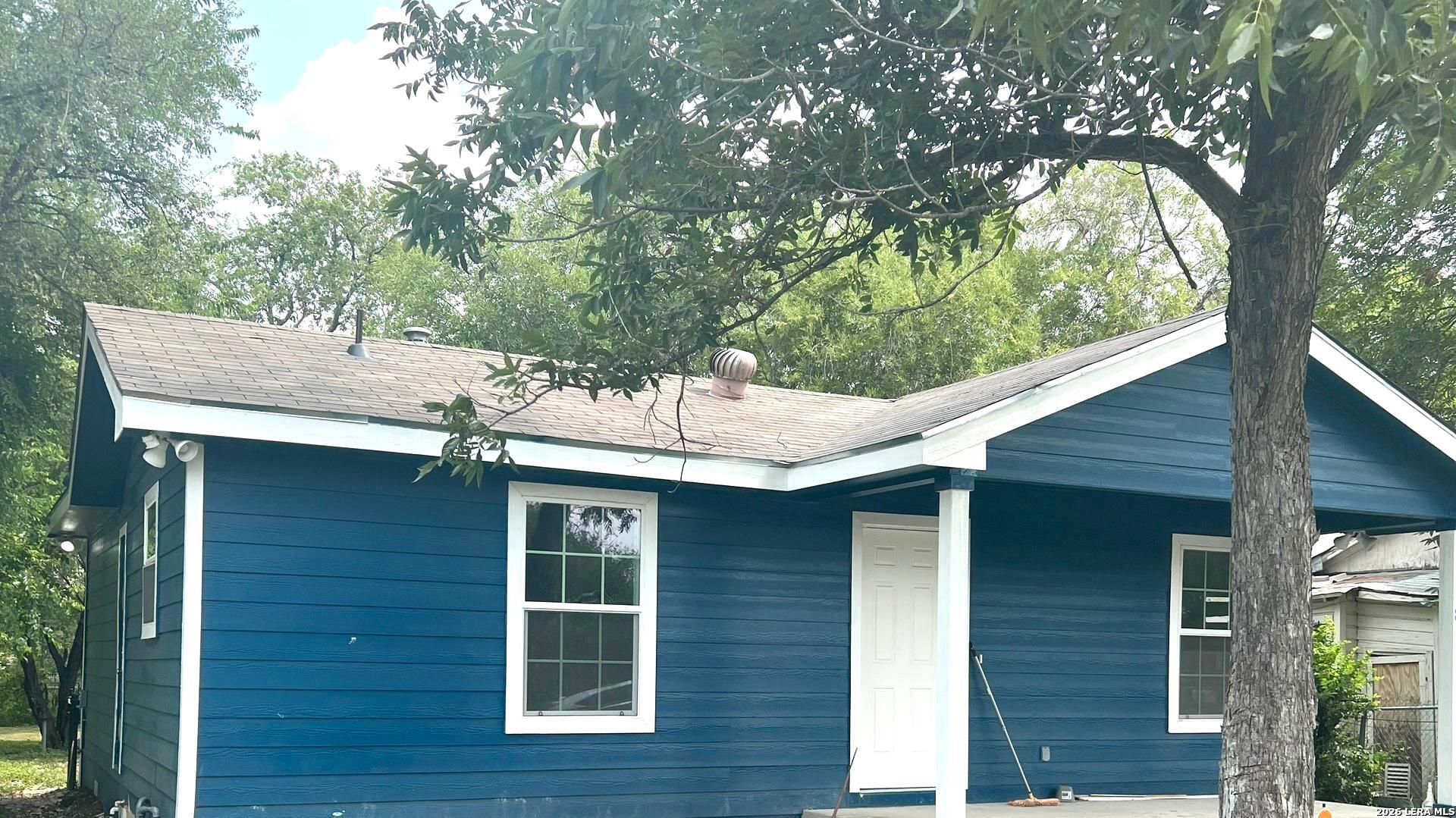 811 Vickers, photo 6