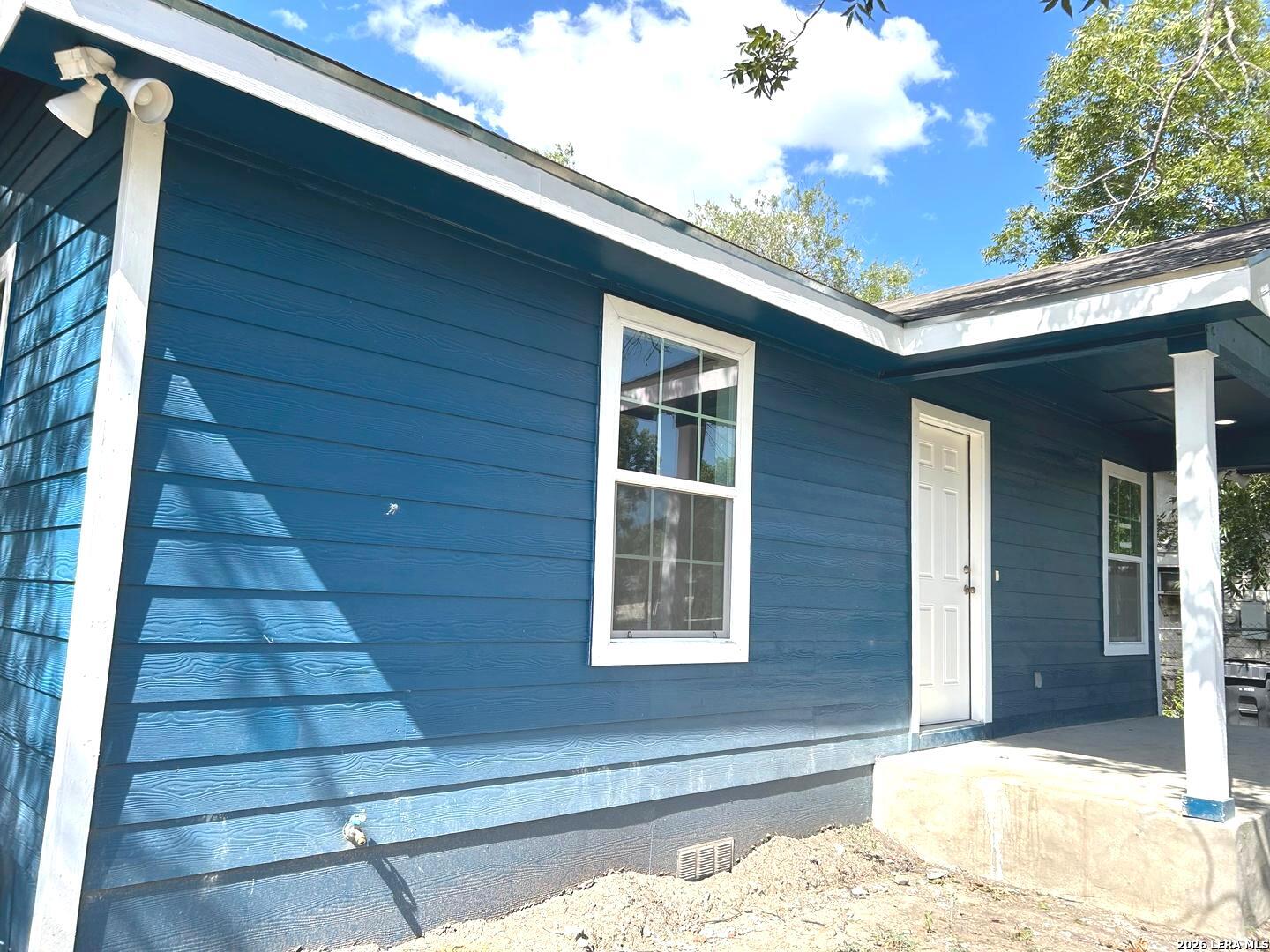 811 Vickers, photo 9