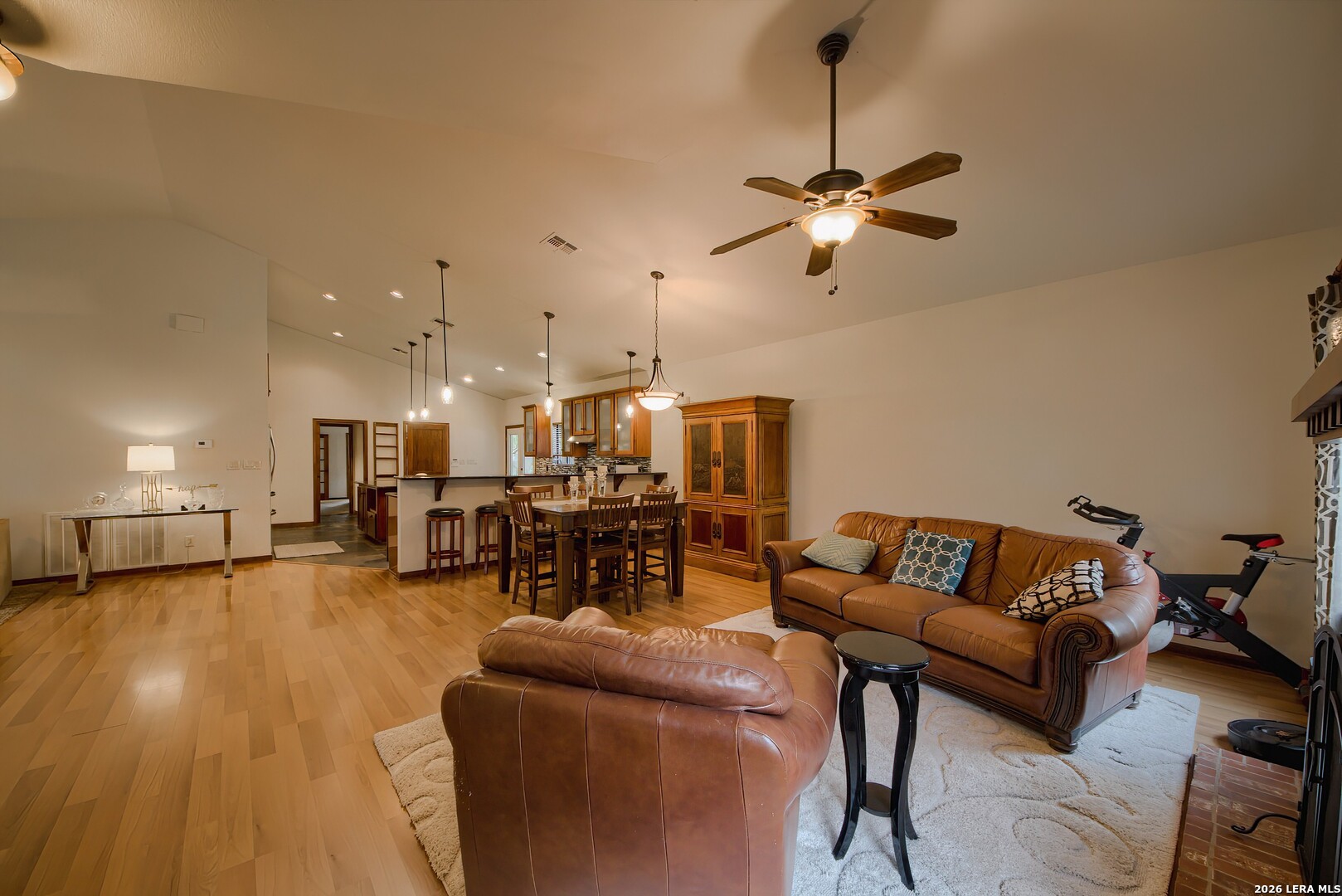 2805 Avenue H, Hondo, TX 78861