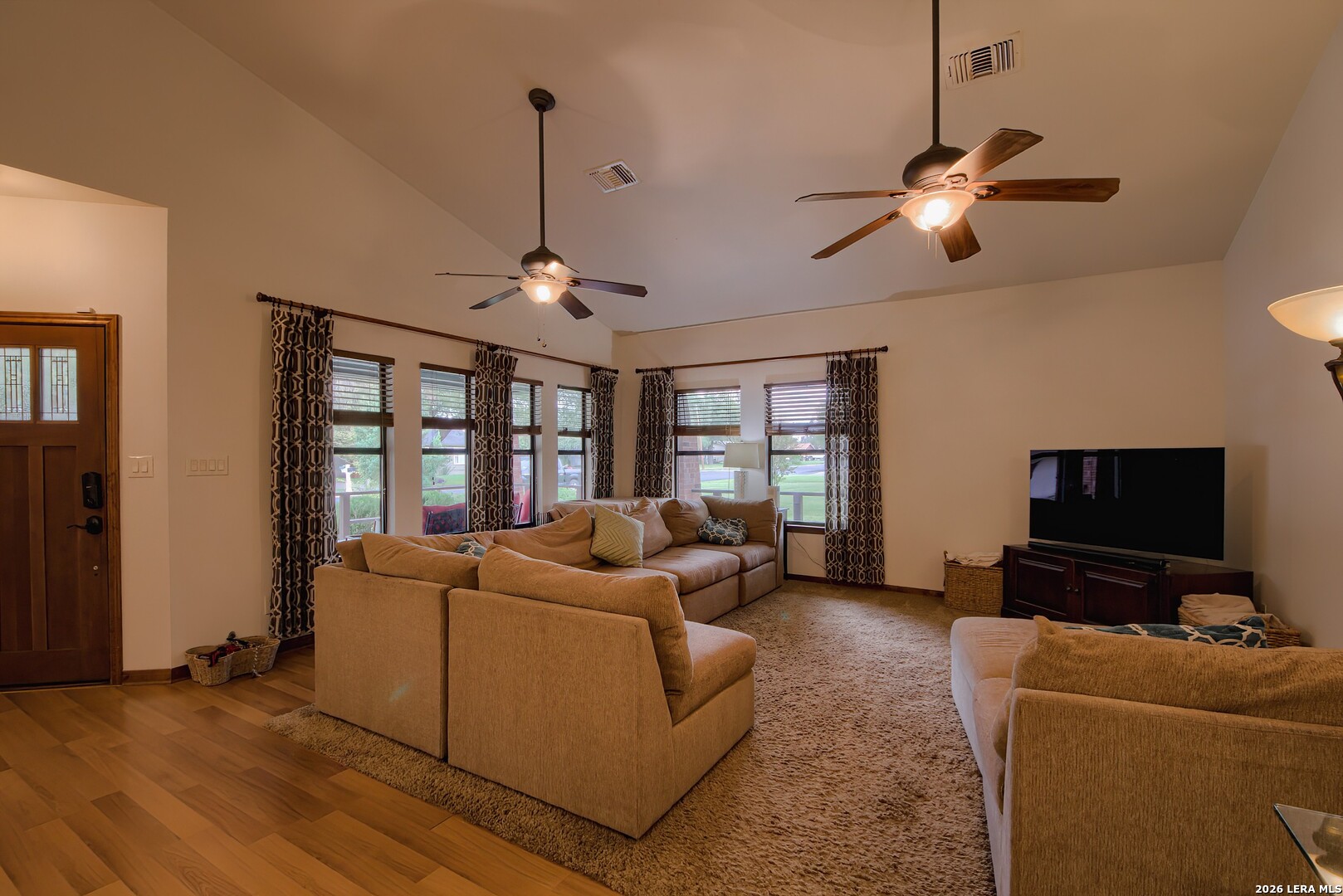 2805 Avenue H, Hondo, TX 78861