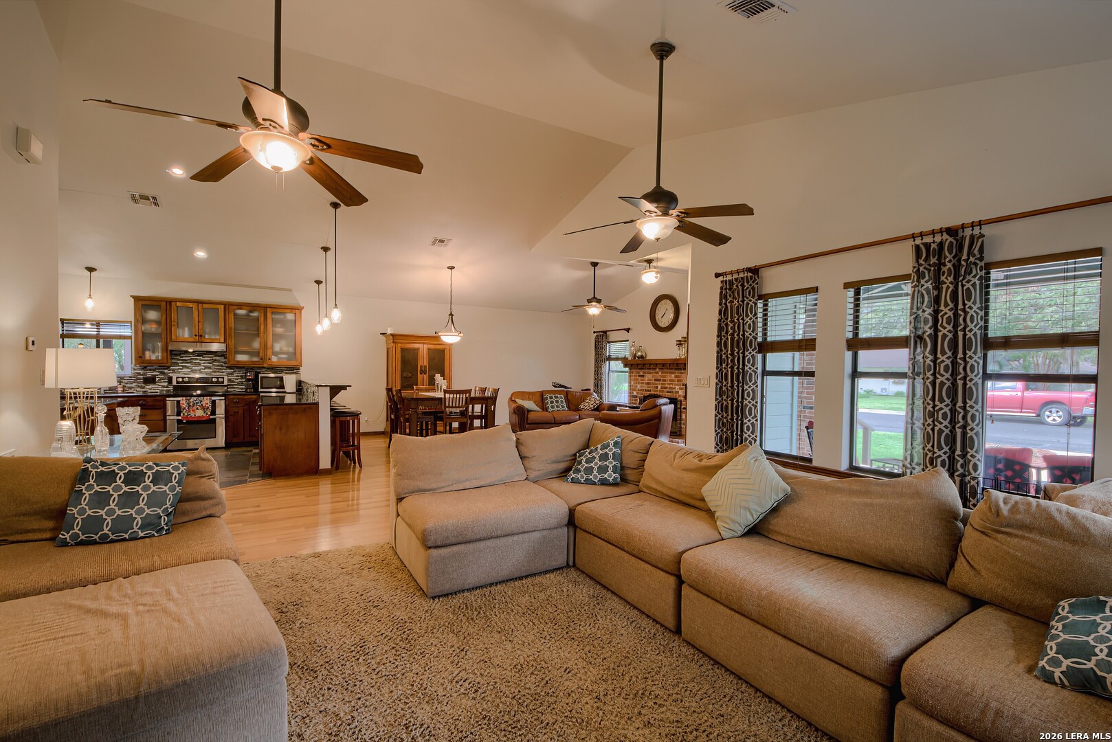 2805 Avenue H, Hondo, TX 78861