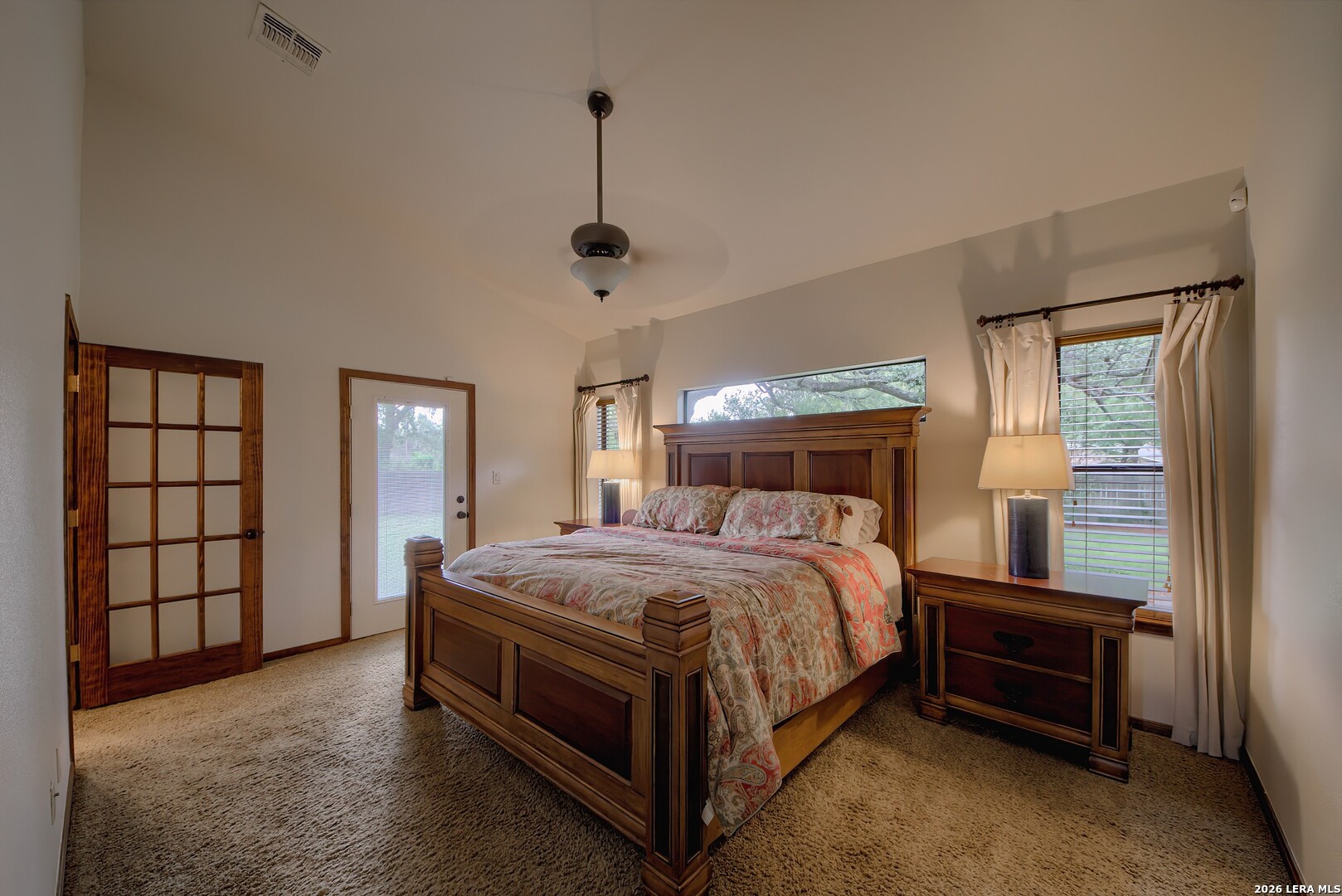 2805 Avenue H, Hondo, TX 78861