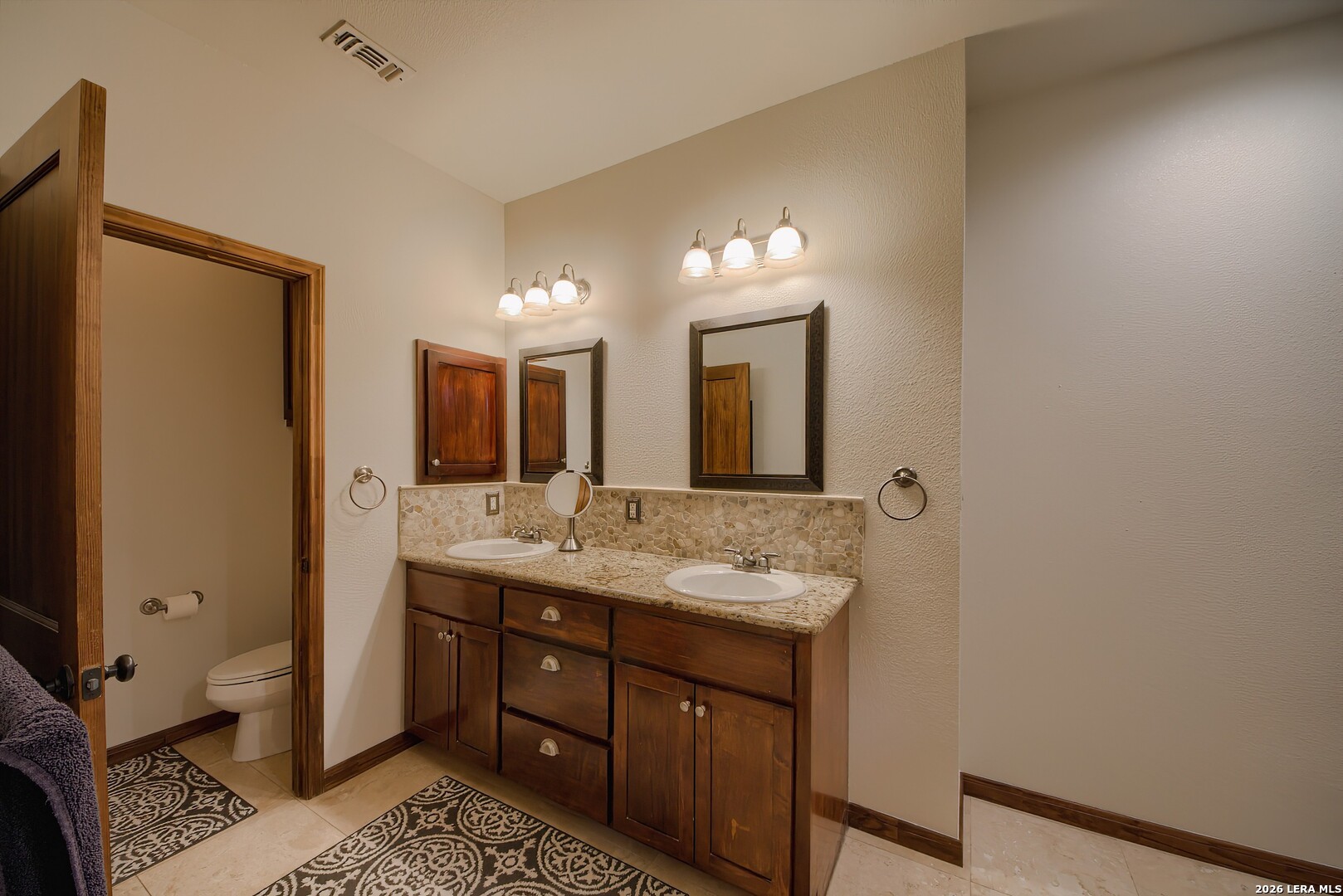 2805 Avenue H, Hondo, TX 78861