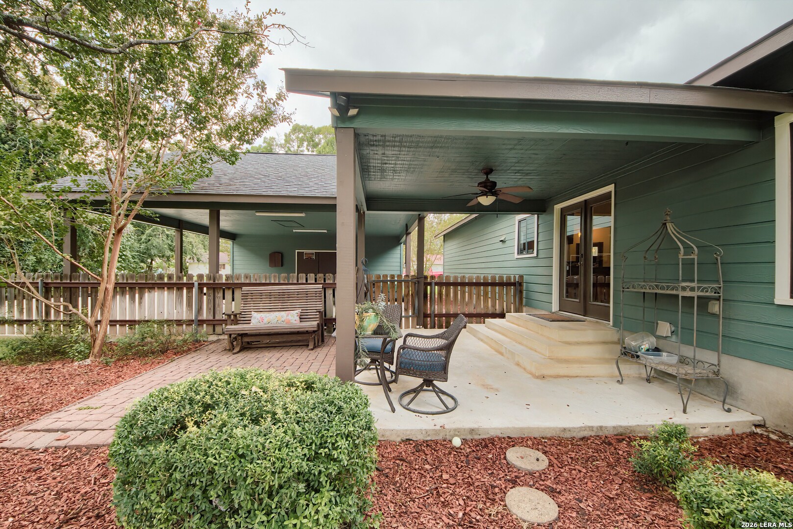 2805 Avenue H, Hondo, TX 78861