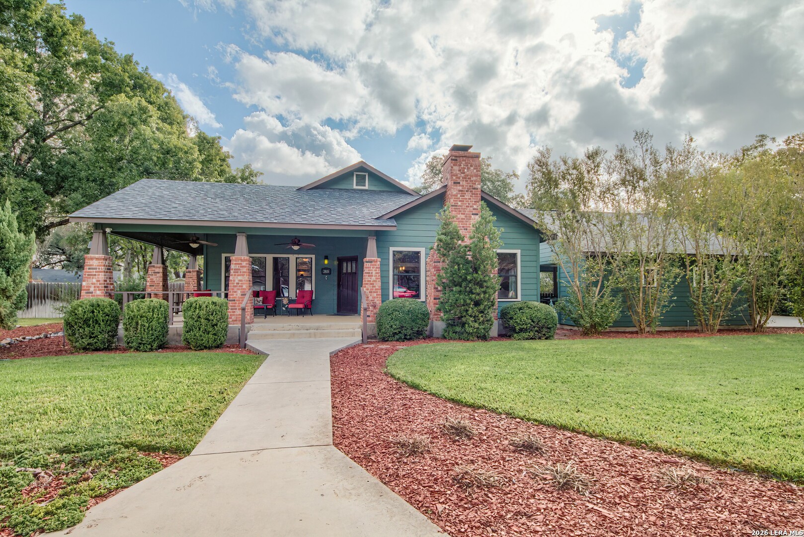 2805 Avenue H, Hondo, TX 78861