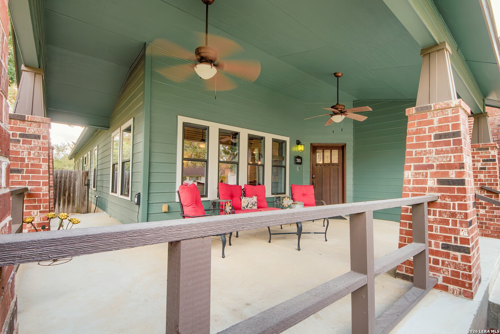 2805 Avenue H, Hondo, TX 78861