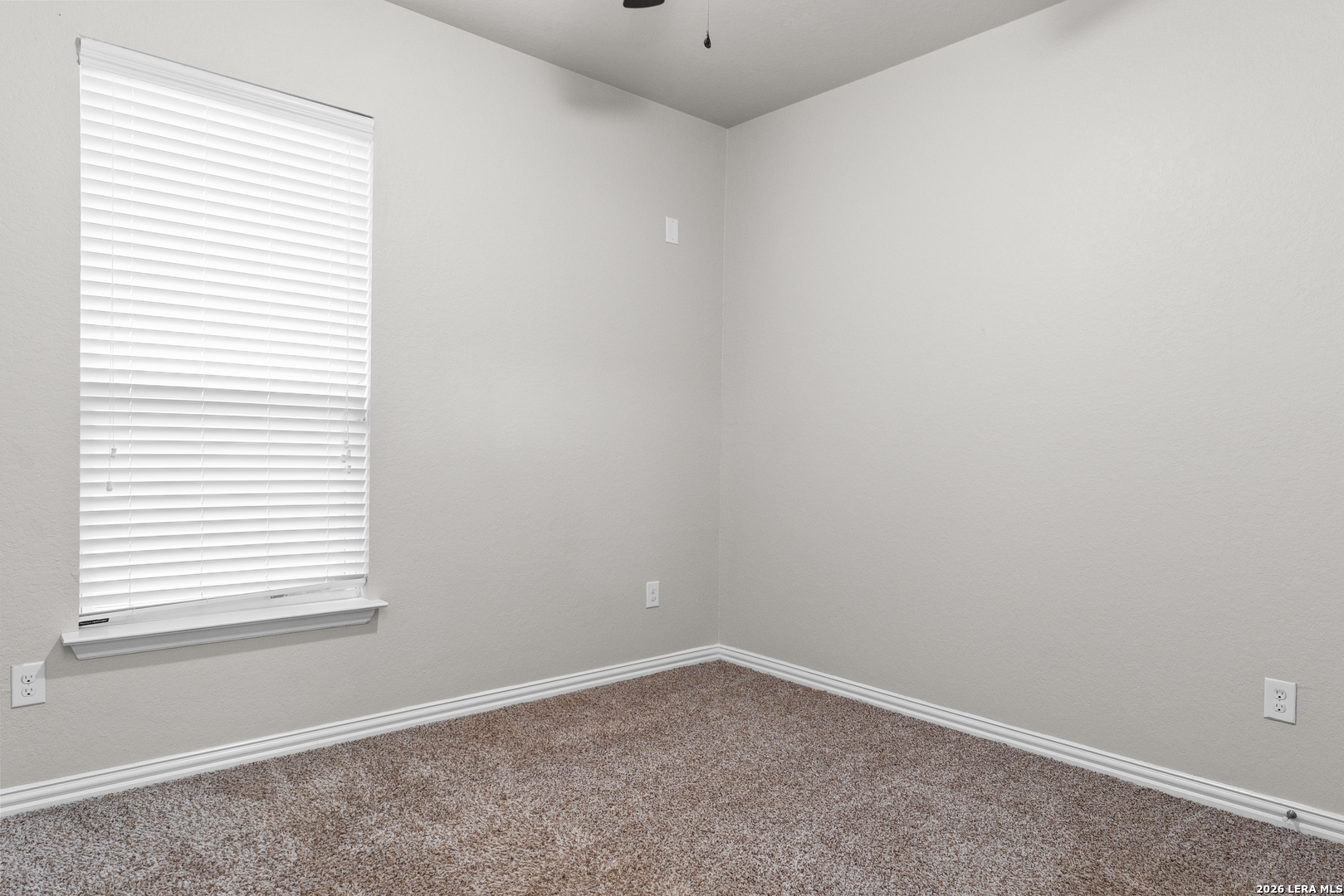 8240 BREEZY CV, Selma, TX 78154
