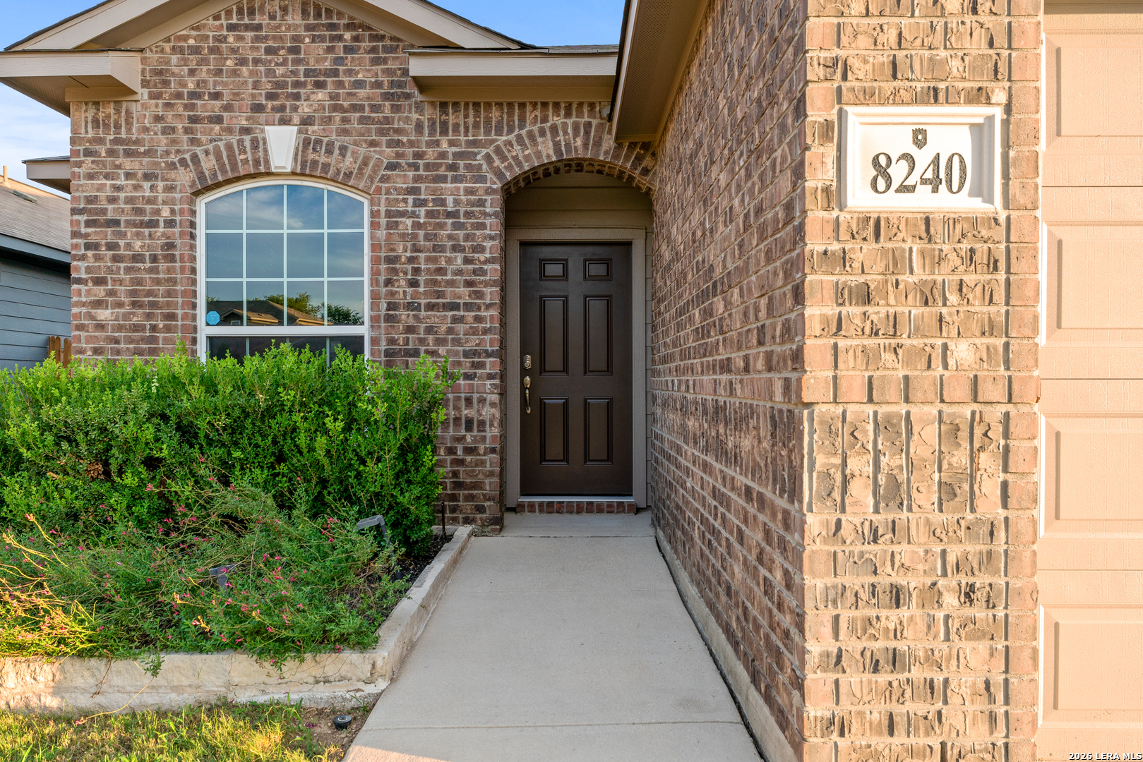 8240 BREEZY CV, Selma, TX 78154