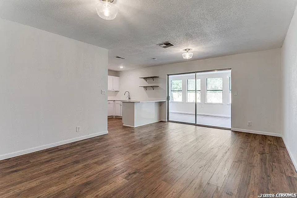 8214 Banbury Dr, San Antonio, TX 78239