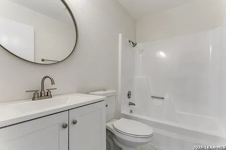 8214 Banbury Dr, San Antonio, TX 78239