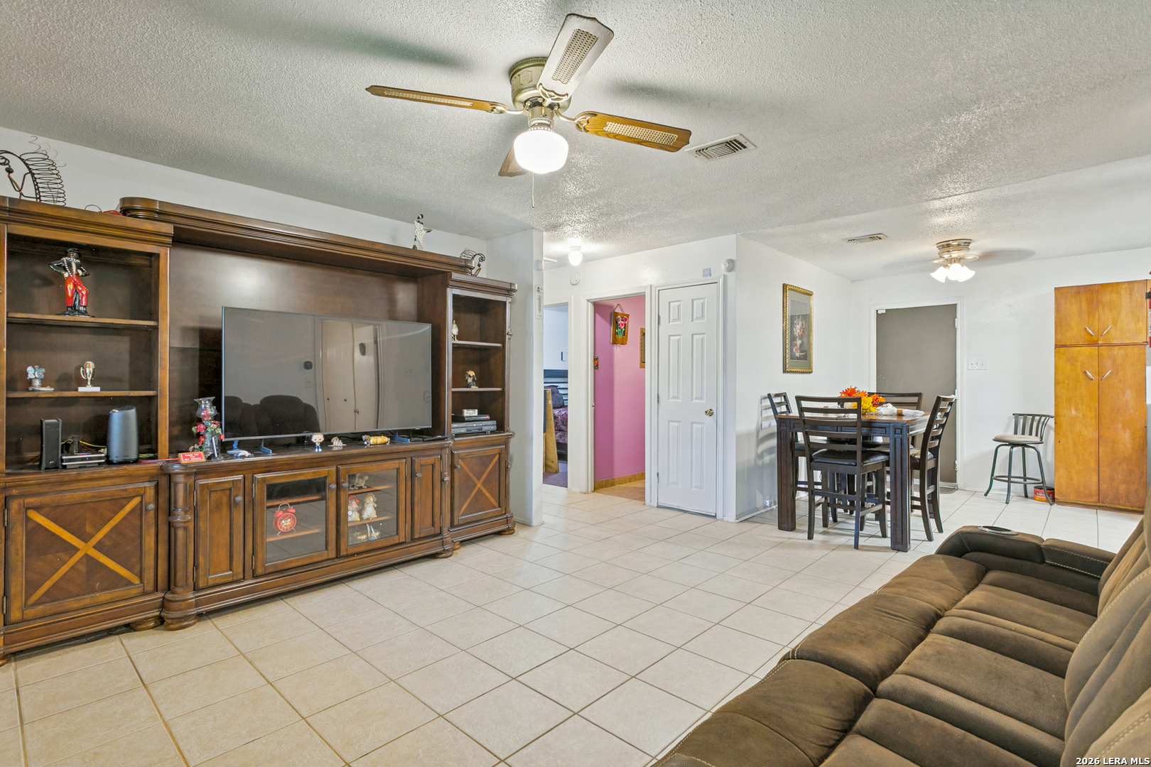 607 Green Valley, San Antonio, TX 78219