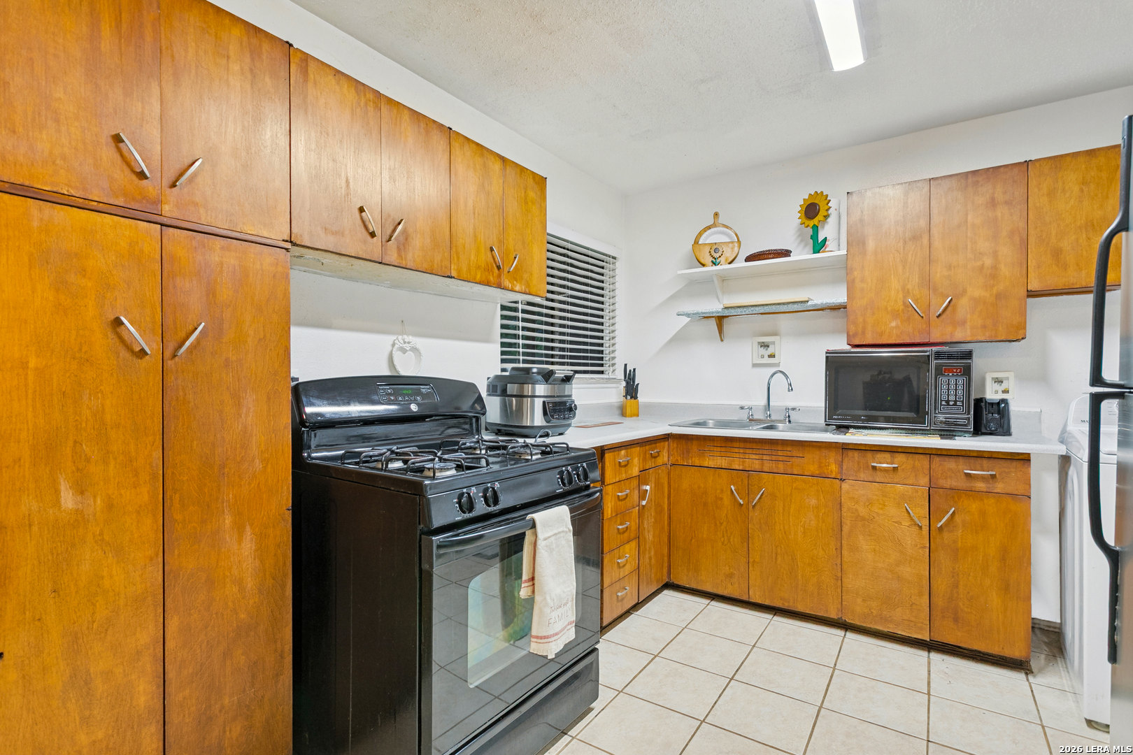 607 Green Valley, San Antonio, TX 78219