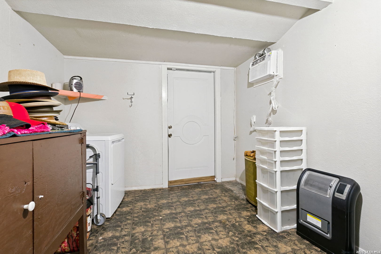 607 Green Valley, San Antonio, TX 78219