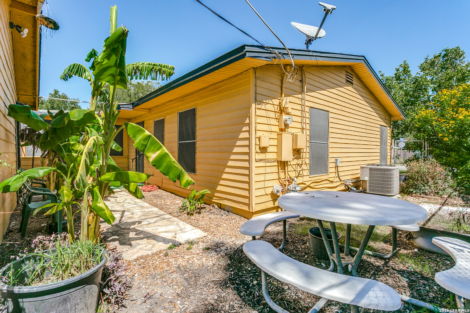 607 Green Valley, San Antonio, TX 78219