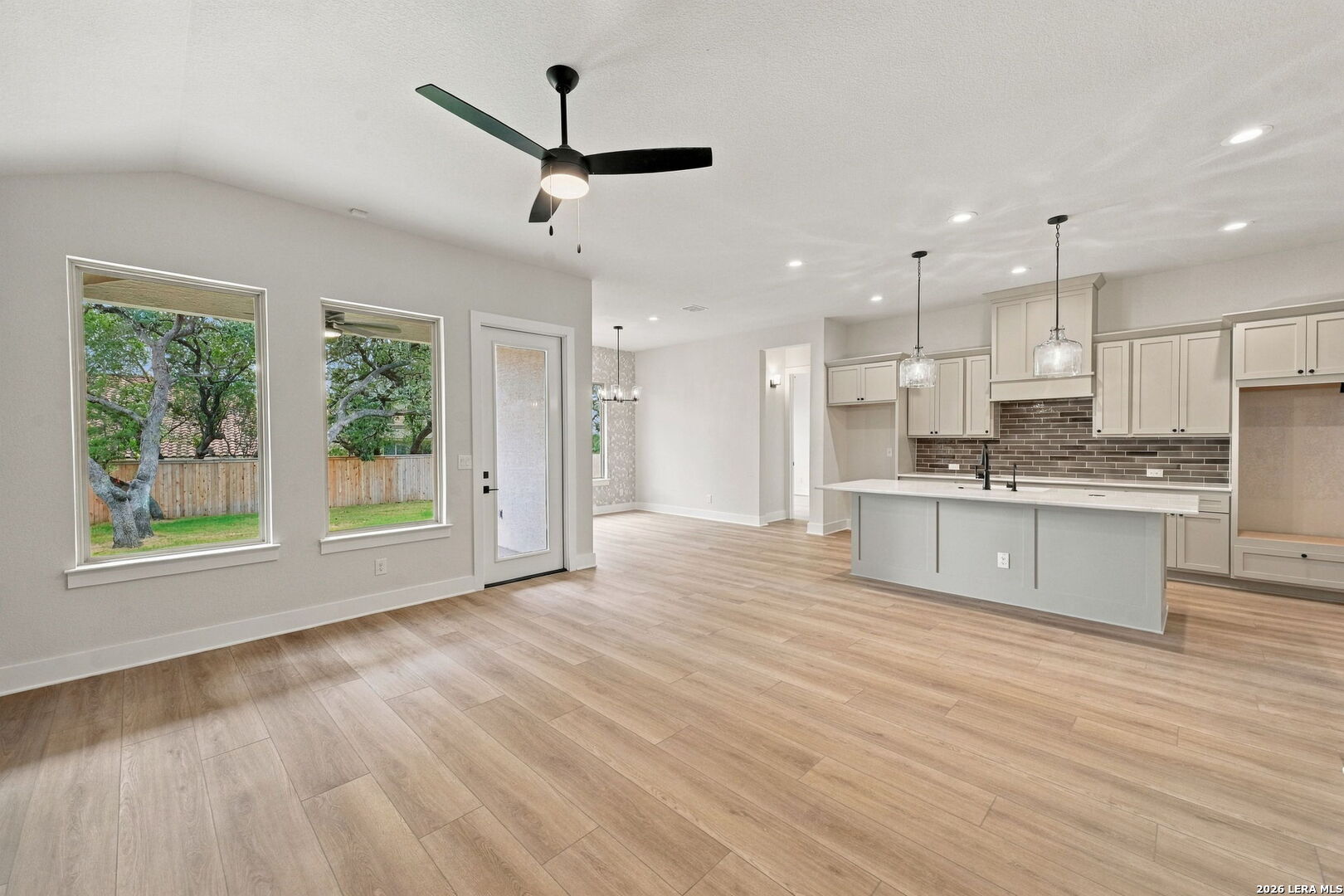 4215 Summit Place, San Antonio, TX 78257