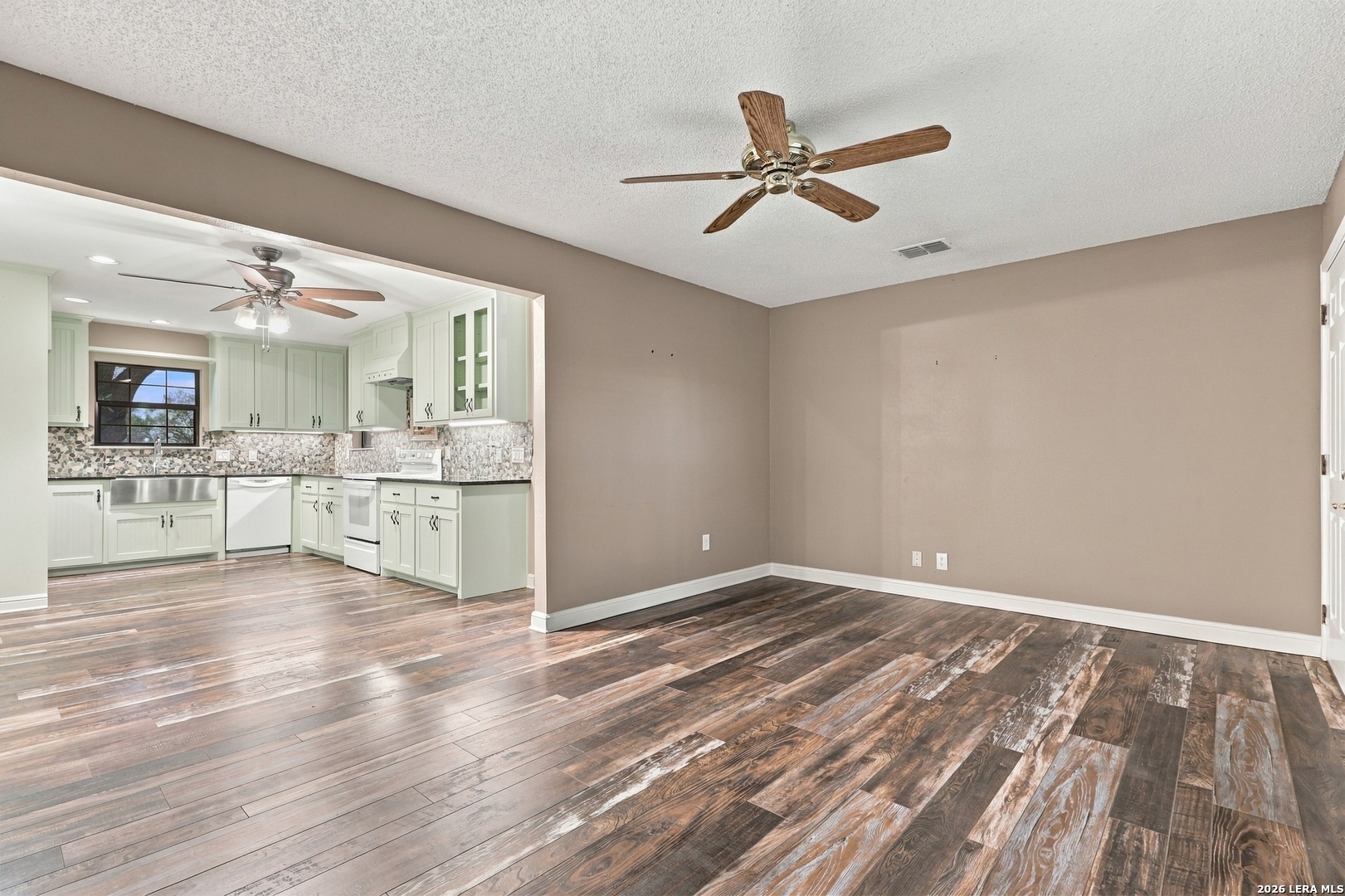 667 Fm 2772, La Vernia, TX 78121
