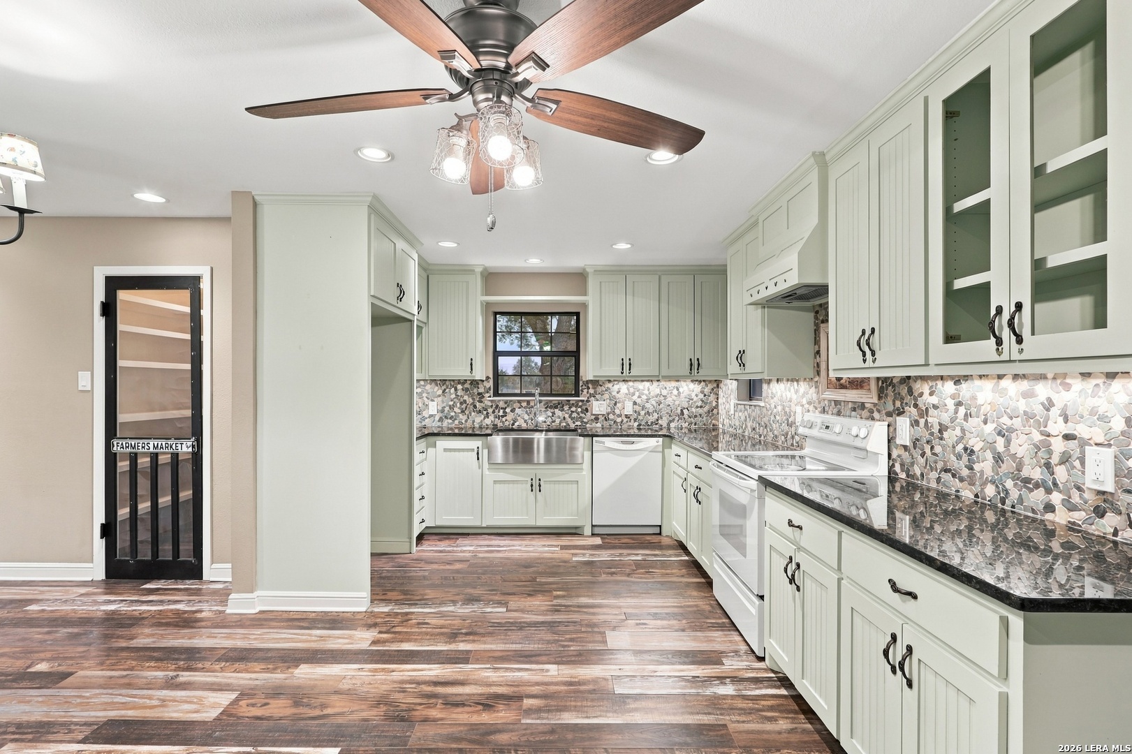 667 Fm 2772, La Vernia, TX 78121