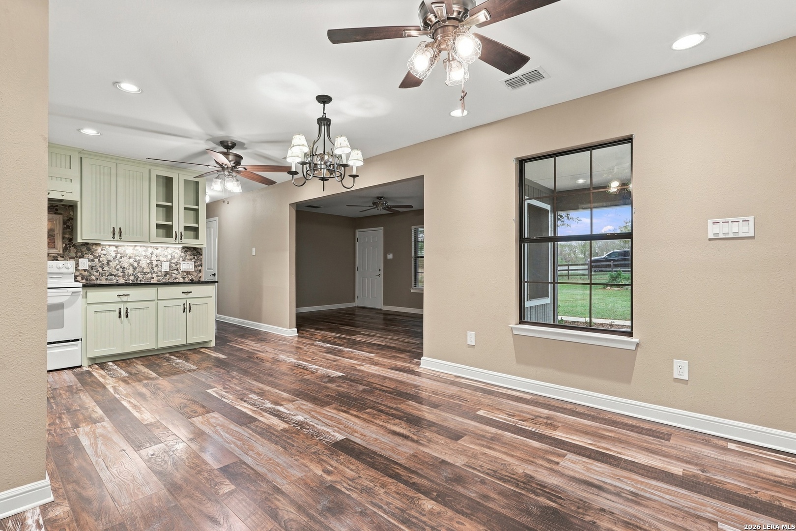 667 Fm 2772, La Vernia, TX 78121