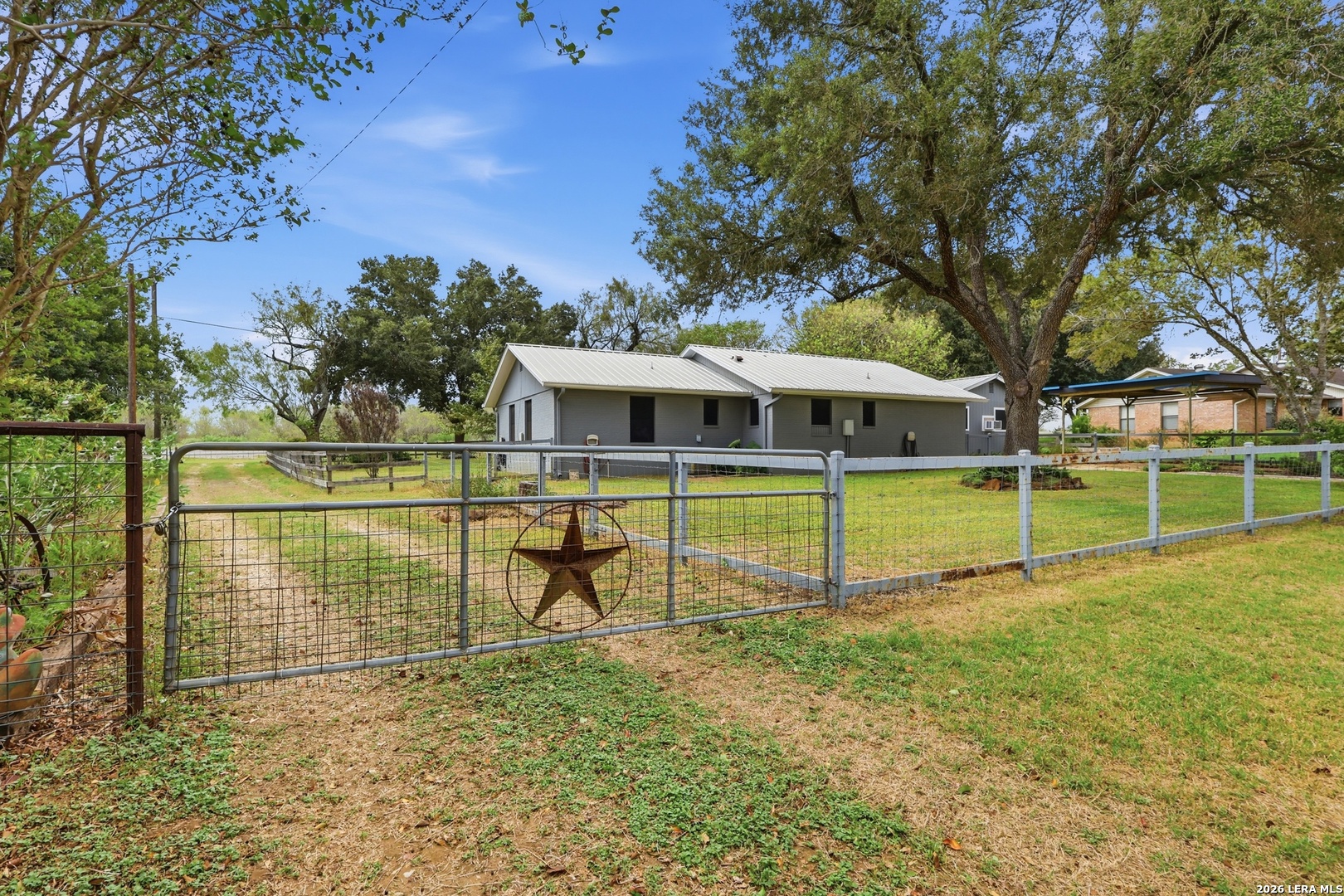 667 Fm 2772, La Vernia, TX 78121