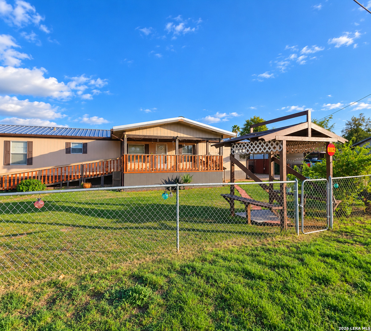 512 SW Hickey, Cotulla, TX 78014