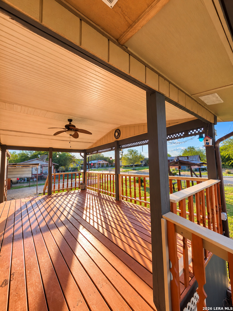 512 SW Hickey, Cotulla, TX 78014