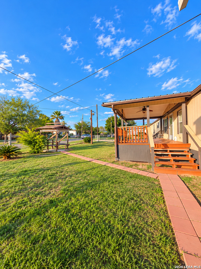 512 SW Hickey, Cotulla, TX 78014