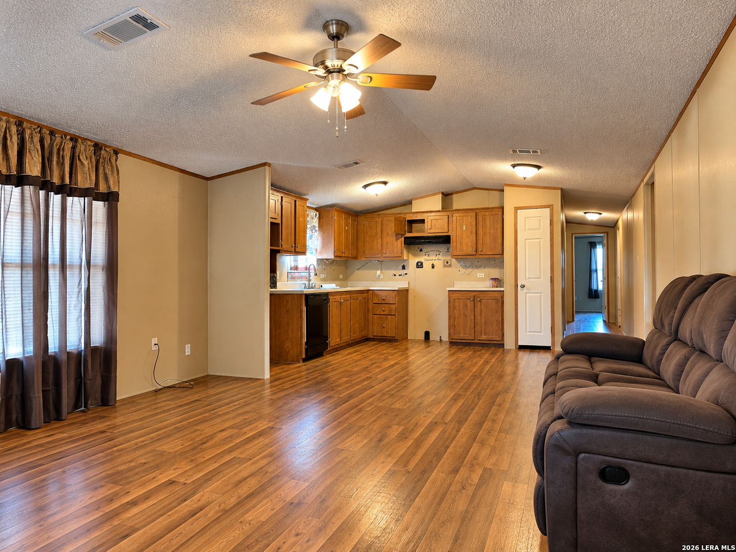 512 SW Hickey, Cotulla, TX 78014