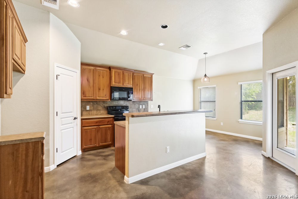 2015 SUNGATE DR, New Braunfels, TX 78130