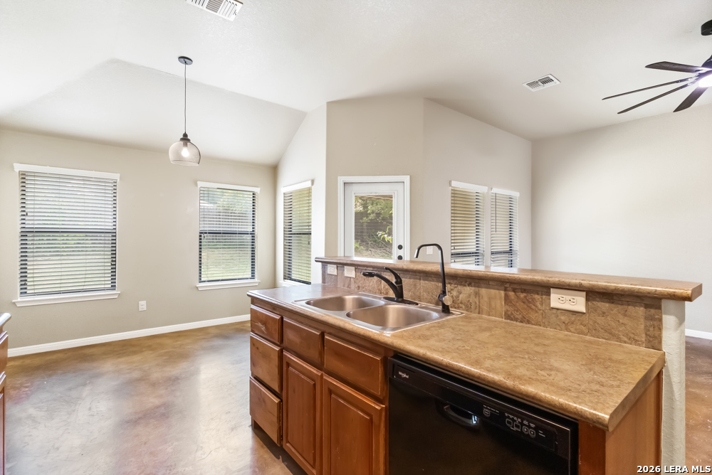 2015 SUNGATE DR, New Braunfels, TX 78130