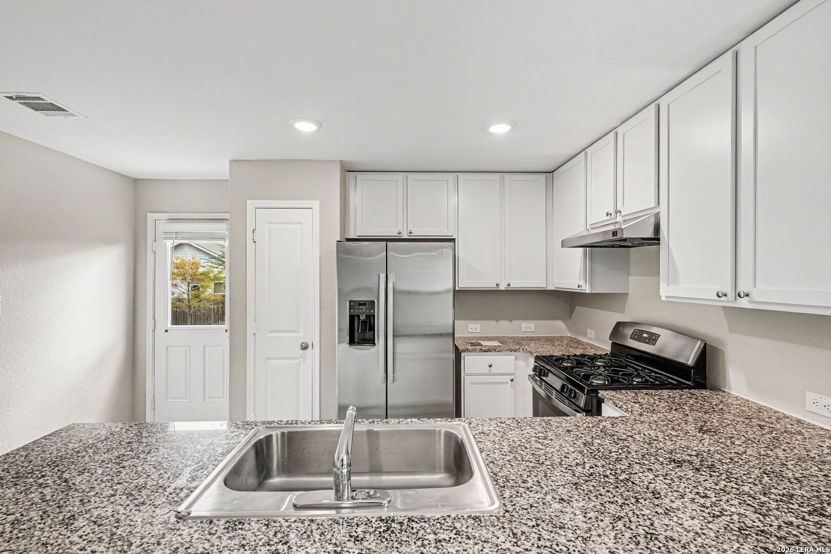 5454 Daphne Path, San Antonio, TX 78253